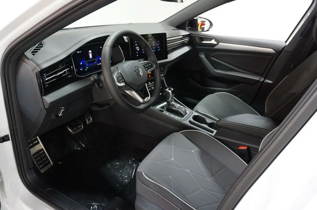 New 2026 White Volkswagen 1.5T Sport image 9
