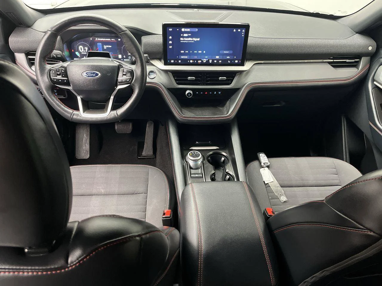 Used 2025 Gray Ford ST-Line image 4