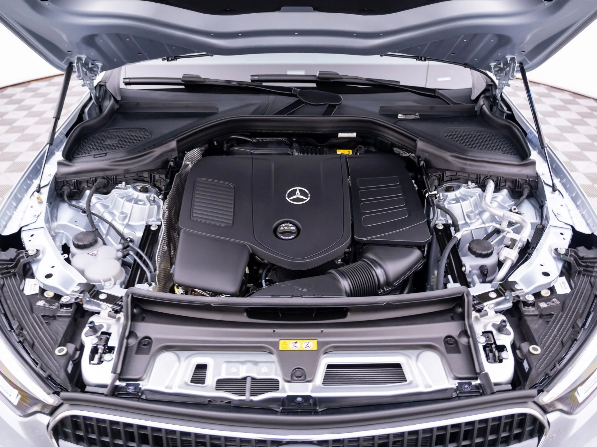 New 2027 Silver Mercedes-Benz GLC 300 image 31