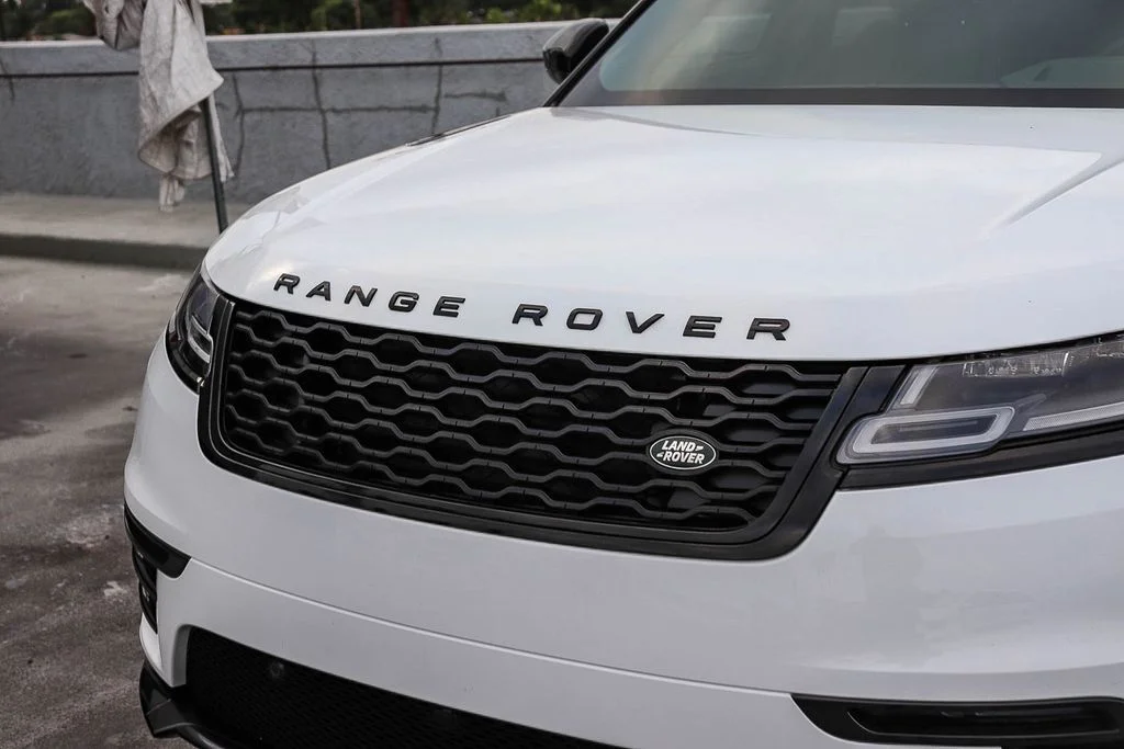 Used 2023  Land Rover R-Dynamic S MHEV image 6