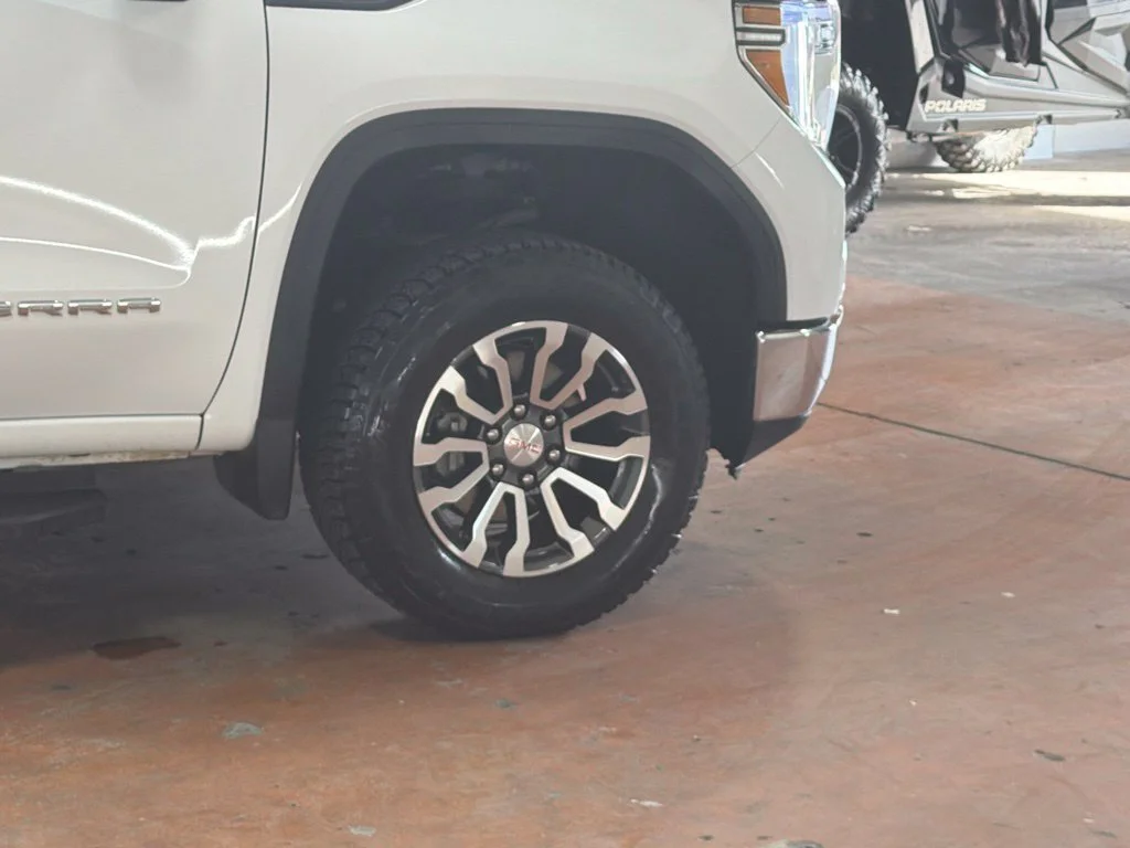 Used 2021 Summit White GMC Base image 9