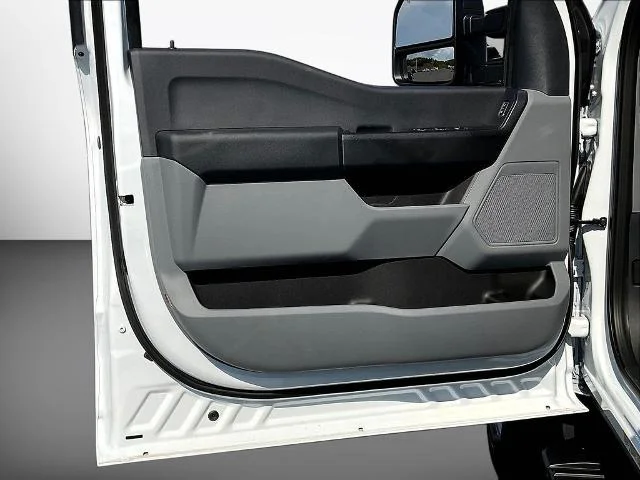 New 2026 Oxford White Ford F-450® XL image 67