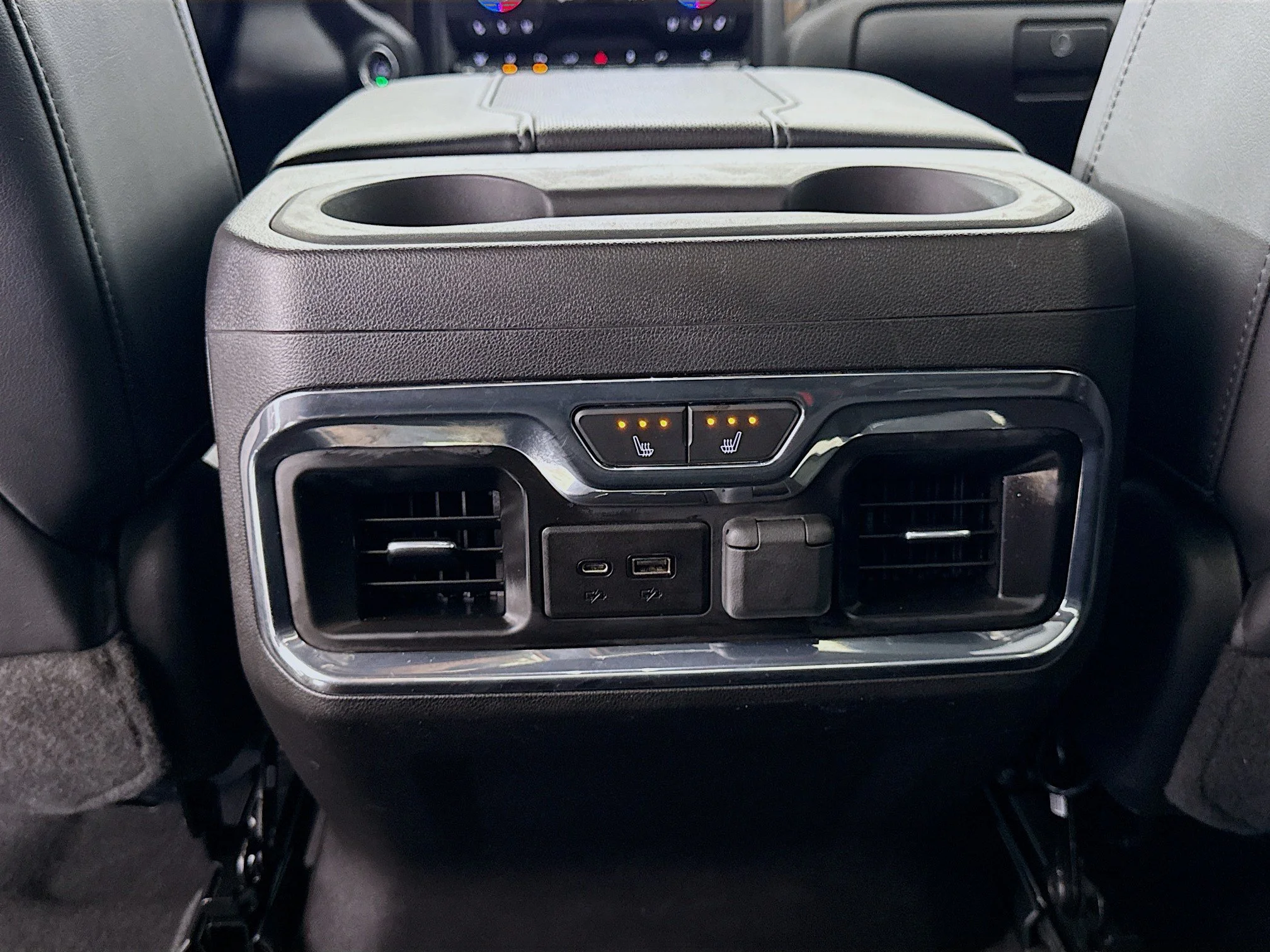 Used 2023 Iridescent Pearl Tricoat Chevrolet High Country image 28