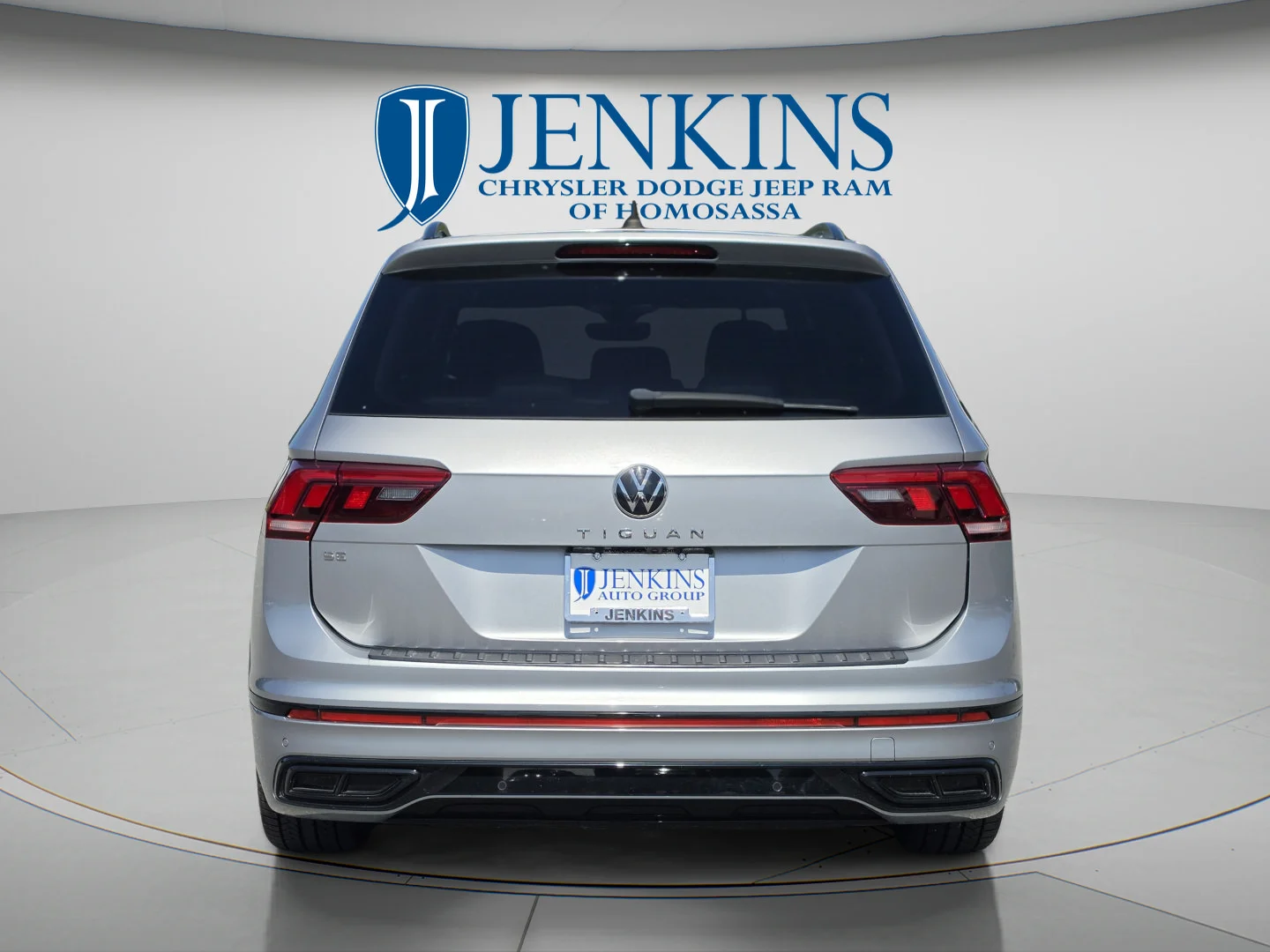Used 2023 Pyrite Silver Metallic Volkswagen SE R-Line Black image 6
