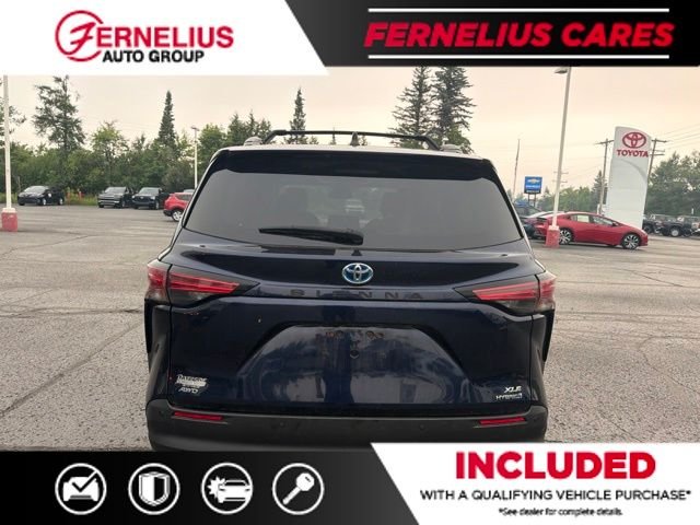 Used 2022  Toyota XLE image 3