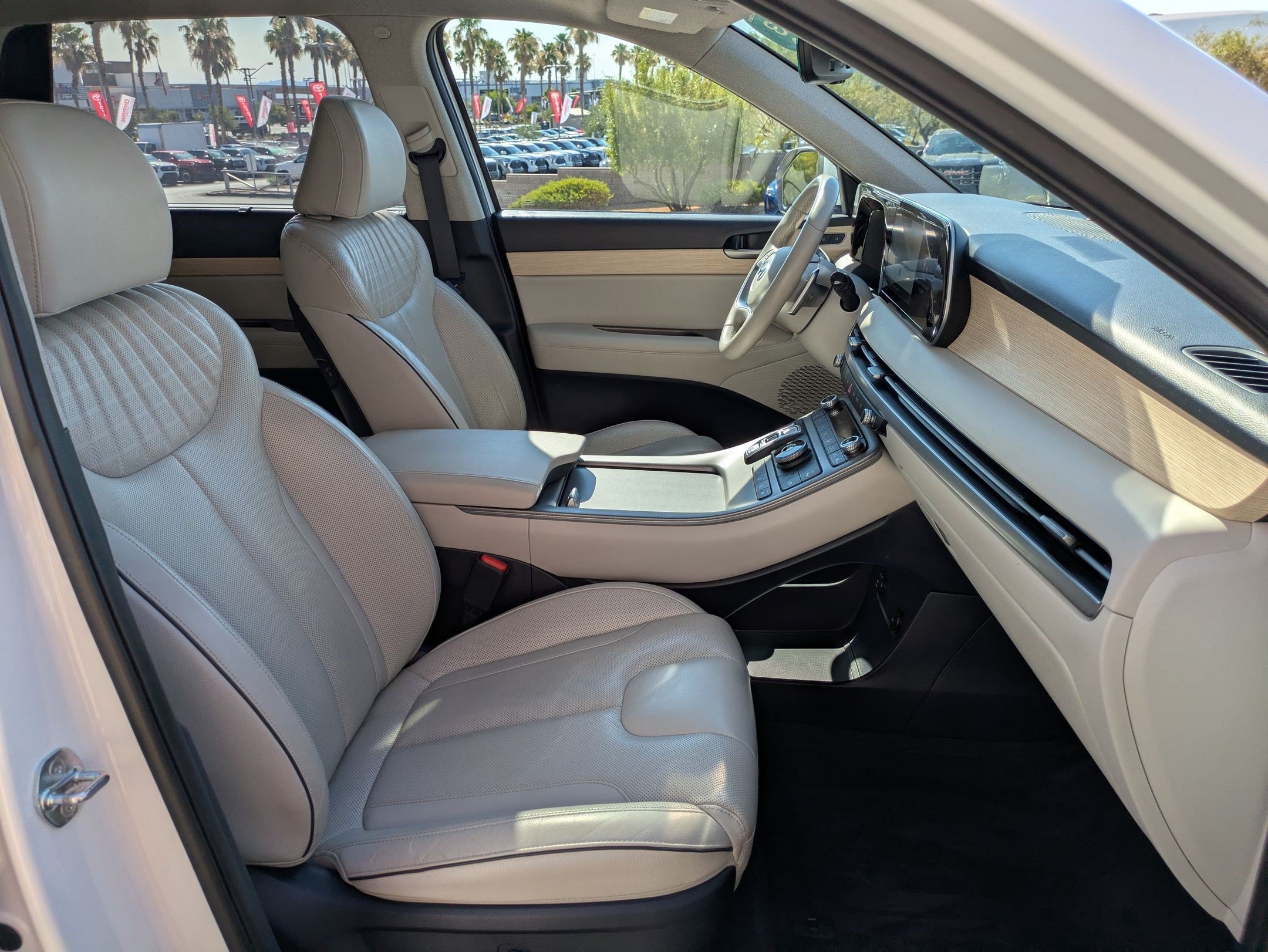 Used 2023 White Hyundai Limited image 30