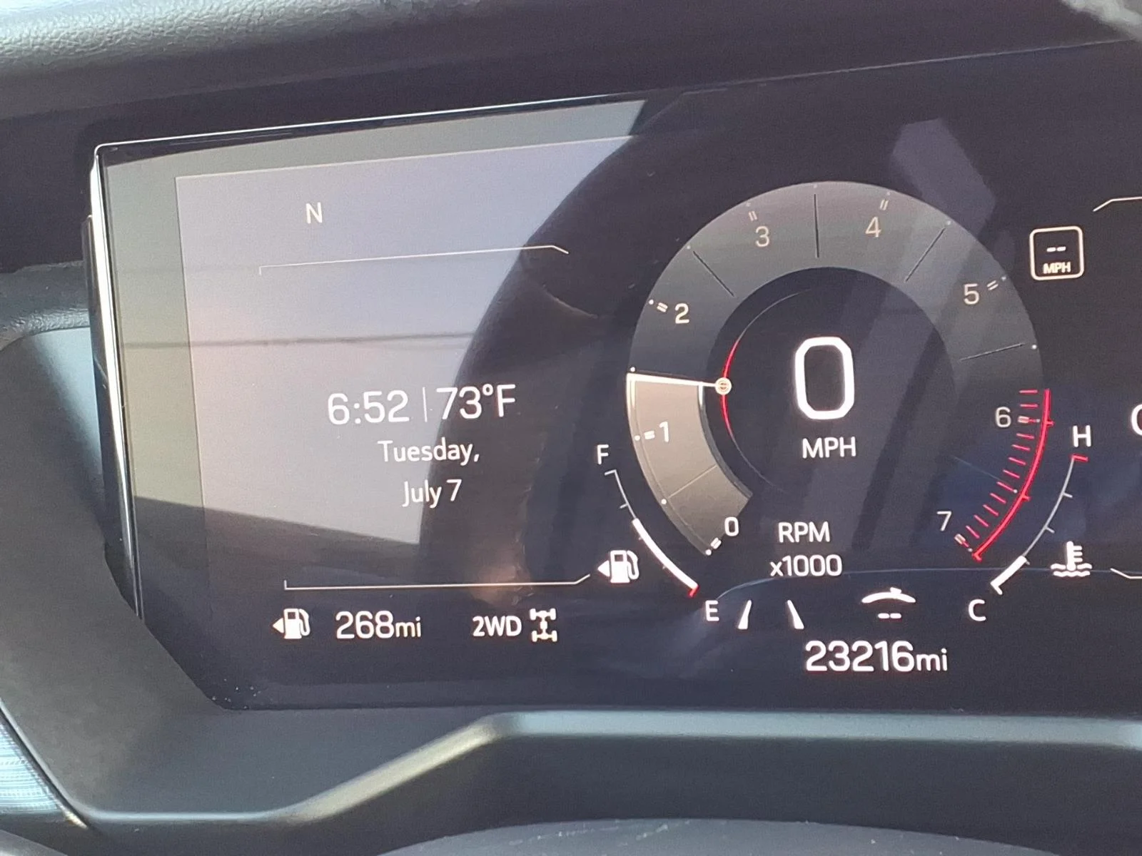 Used 2025 White GMC Elevation image 22