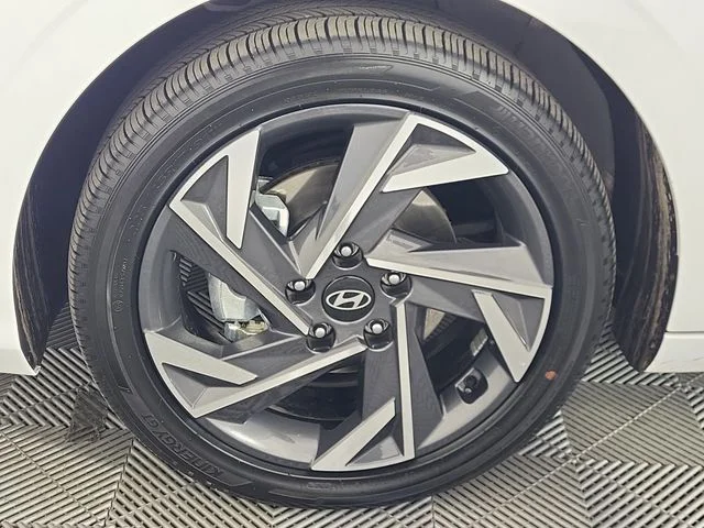 2025 Hyundai Elantra Blue - Photo 14