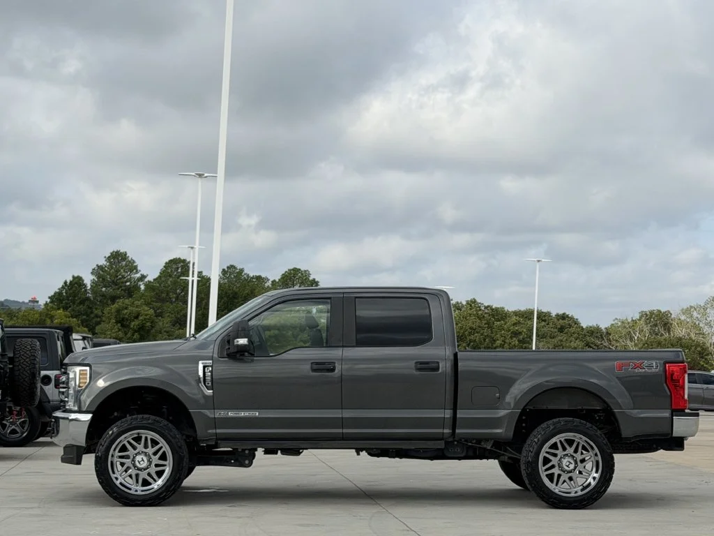 Used 2018 Gray Ford XL image 3