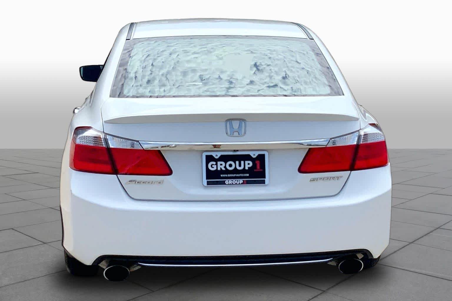 Used 2015 WHITE ORCHID PEARL Honda Sport image 5