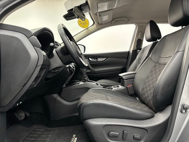 Used 2022 Gun Metallic Nissan SV image 17