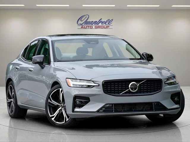 2024 Volvo S60 B5 Plus Dark Theme