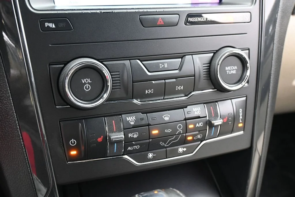 Used 2018 Cinnamon Glaze Metallic Ford XLT image 20