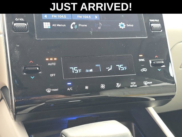 Used 2023 Silver Hyundai SEL image 18