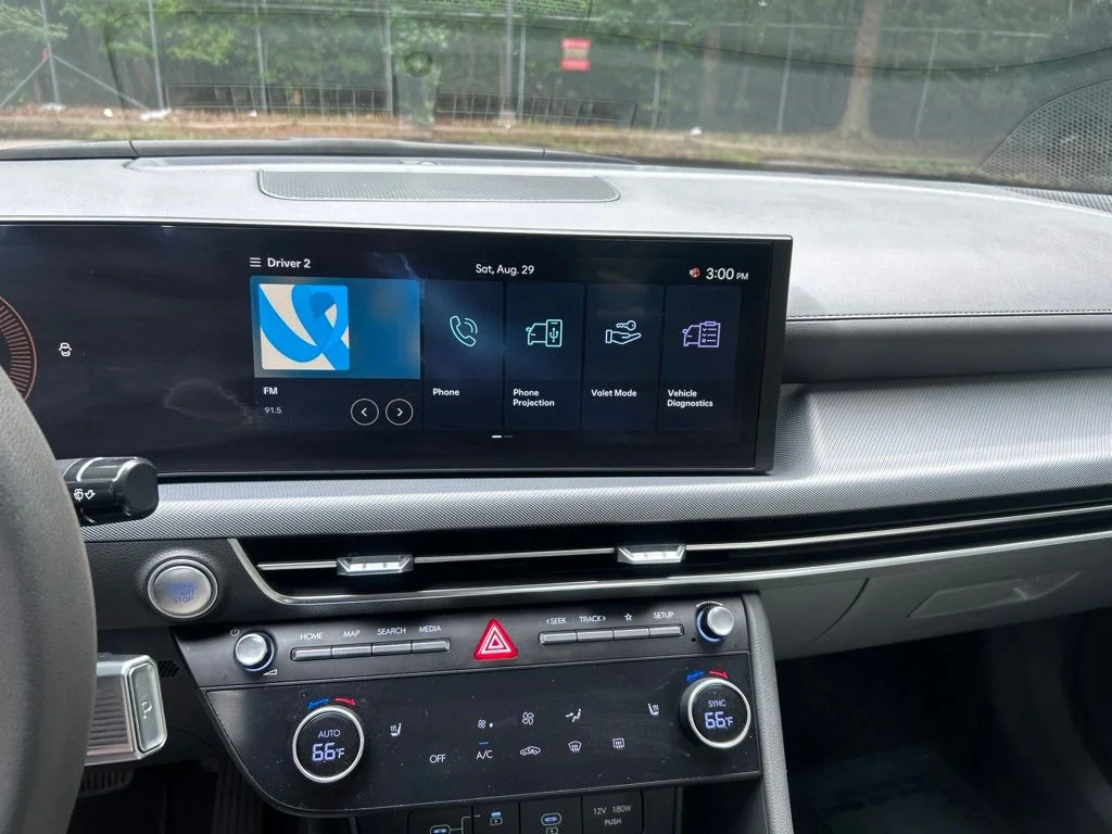Used 2025 Blue Hyundai SEL image 17