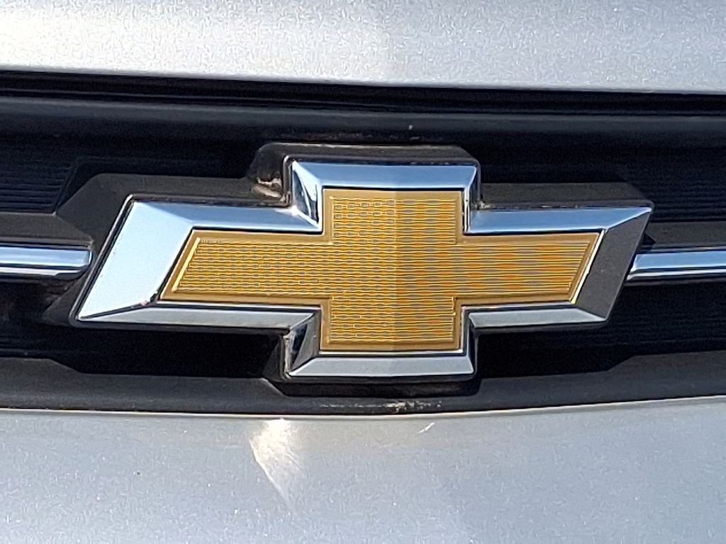 Used 2019 Silver Chevrolet LS image 26