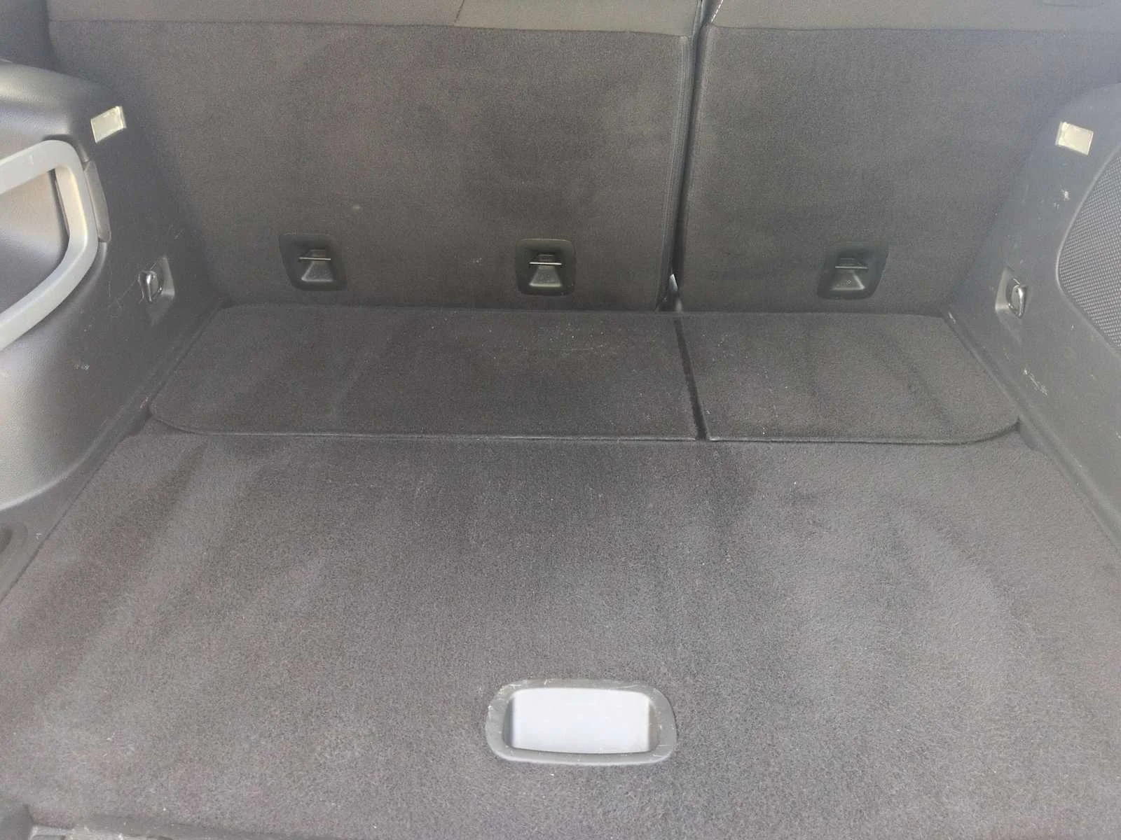 Used 2016 Billet Silver Metallic Clearcoat Jeep Latitude image 34