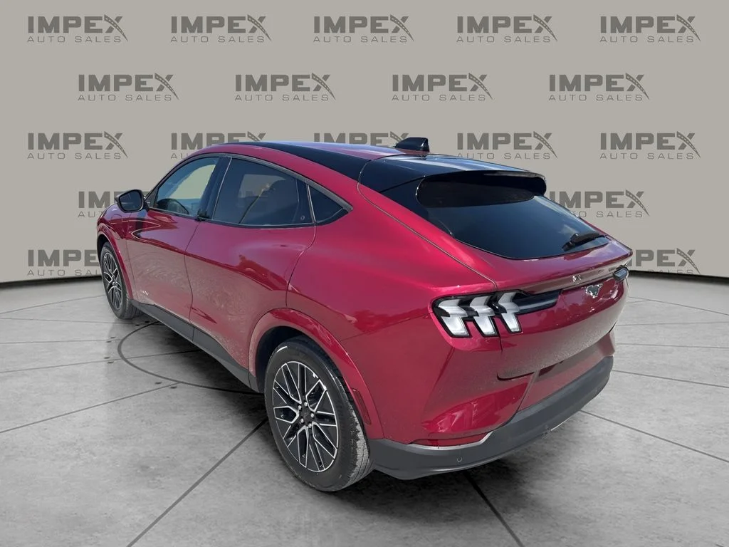 Used 2025 Red Ford Premium image 3