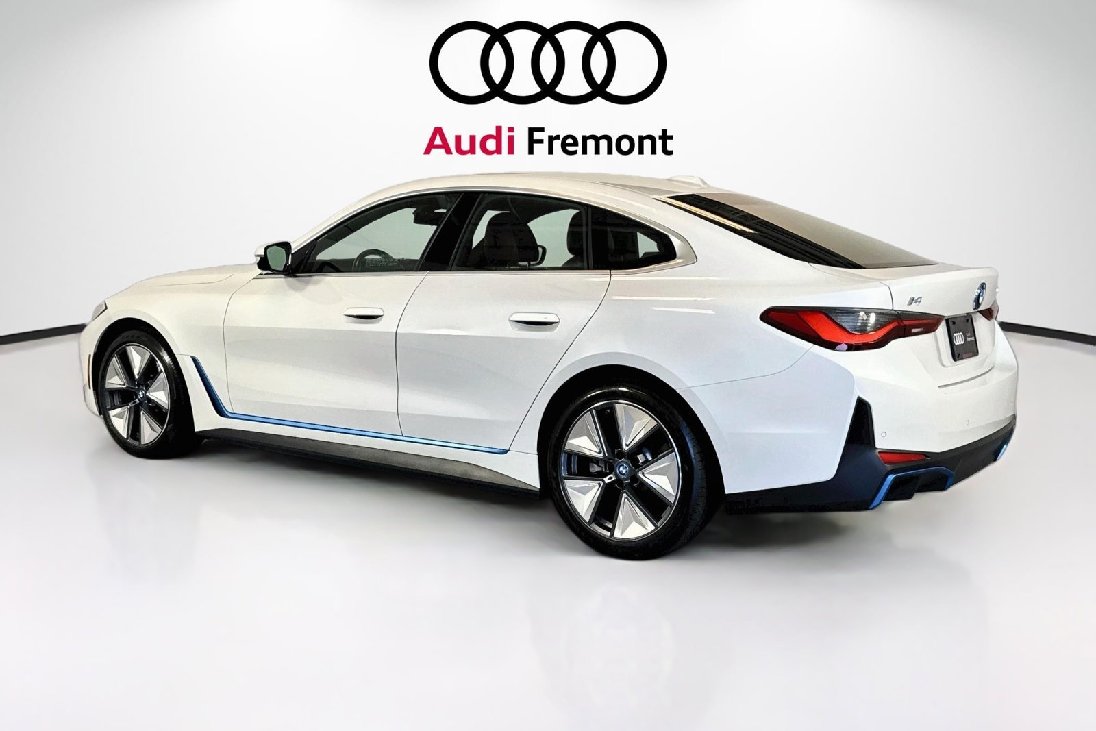 Used 2023 Mineral White Metallic BMW eDrive40 image 8