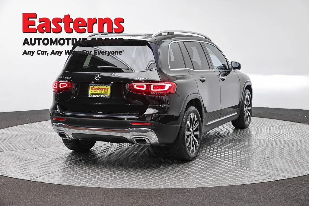 Used 2022 Black Mercedes-Benz GLB 250 image 5