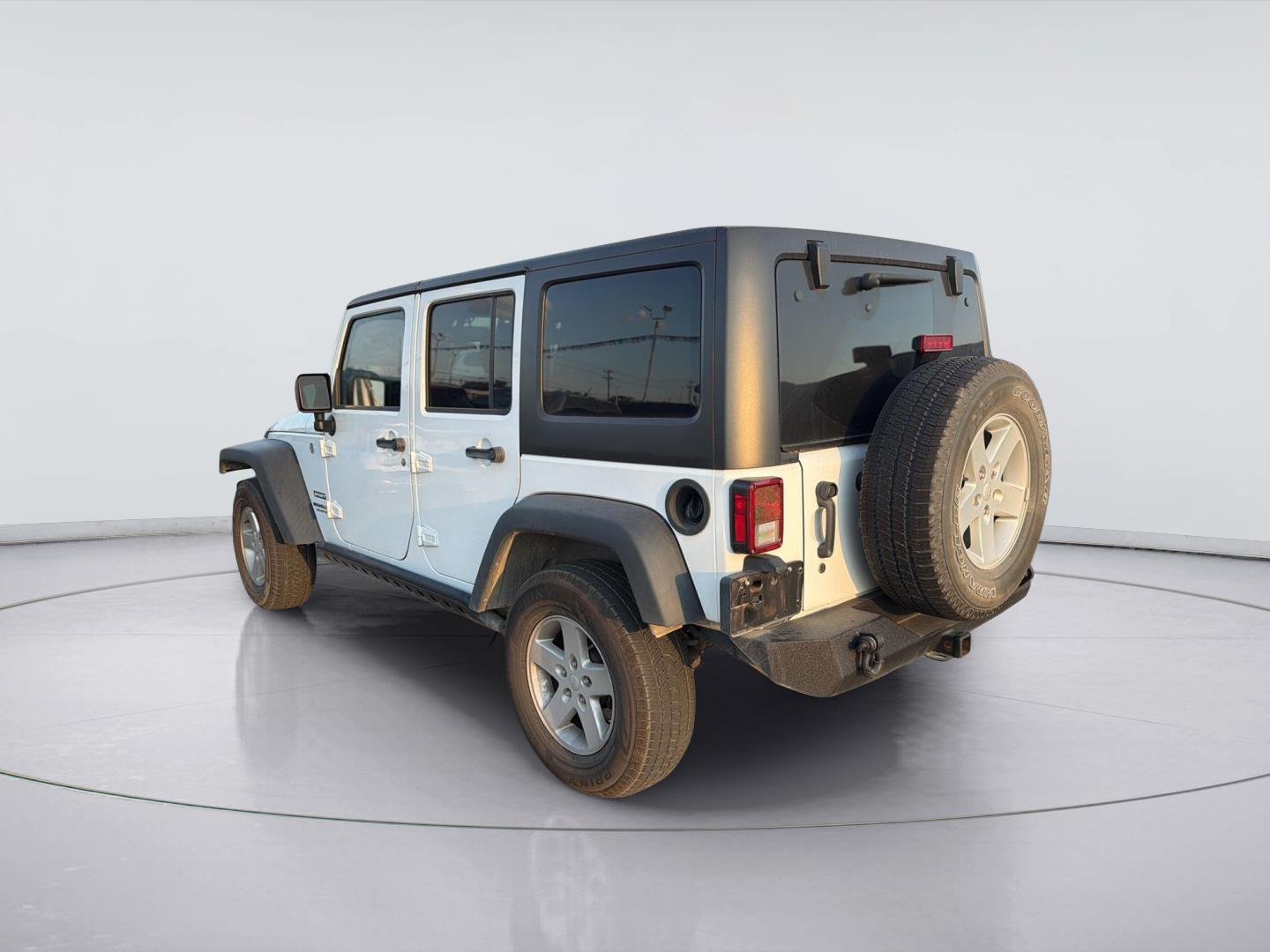 Used 2016 Bright White Clearcoat Jeep Sport image 3
