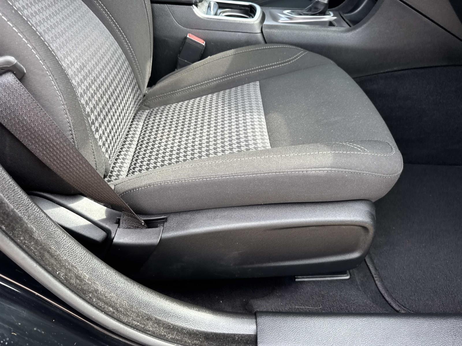Used 2023 Pitch Black Clearcoat Dodge SXT image 11