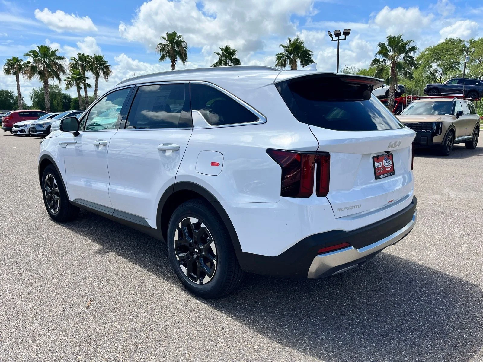 New 2026 White Kia S image 5