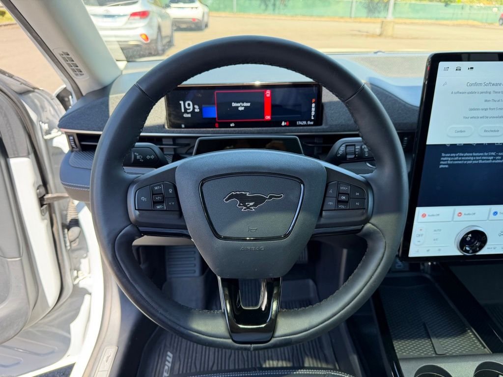Used 2023 Space White Metallic Ford Premium image 20