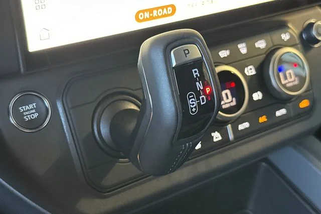 New 2026 Borasco Grey Land Rover X-Dynamic SE image 21