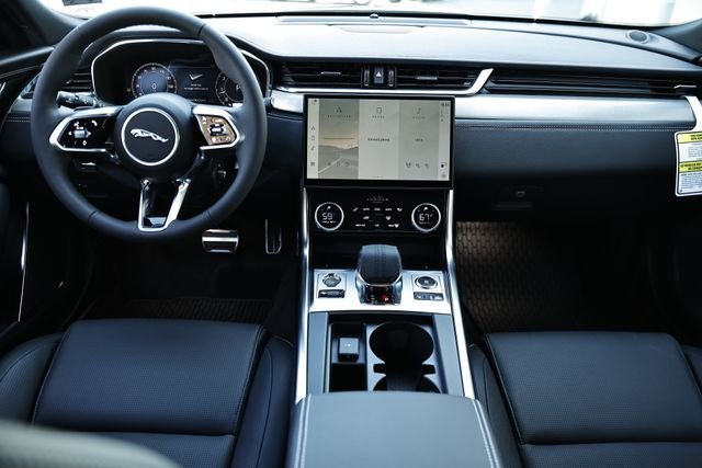 New 2024 Fuji White JAGUAR P300 R-DYNAMIC SE AWD image 42