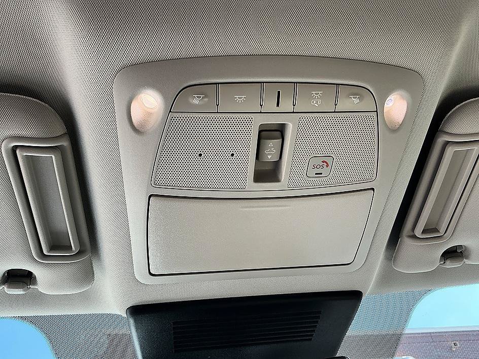 Used 2022 Hermosa Blue Pearl Nissan Platinum image 23