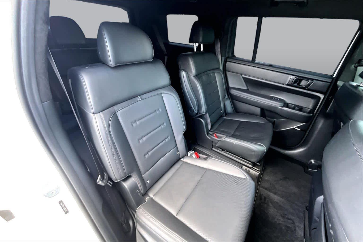 Used 2025 Serenity White Hyundai Calligraphy image 19