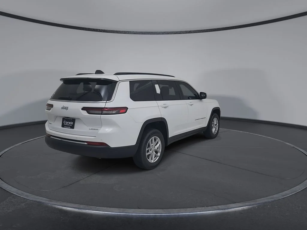 New 2026 Bright White Clear-Coat Exterior Paint Jeep Laredo image 14