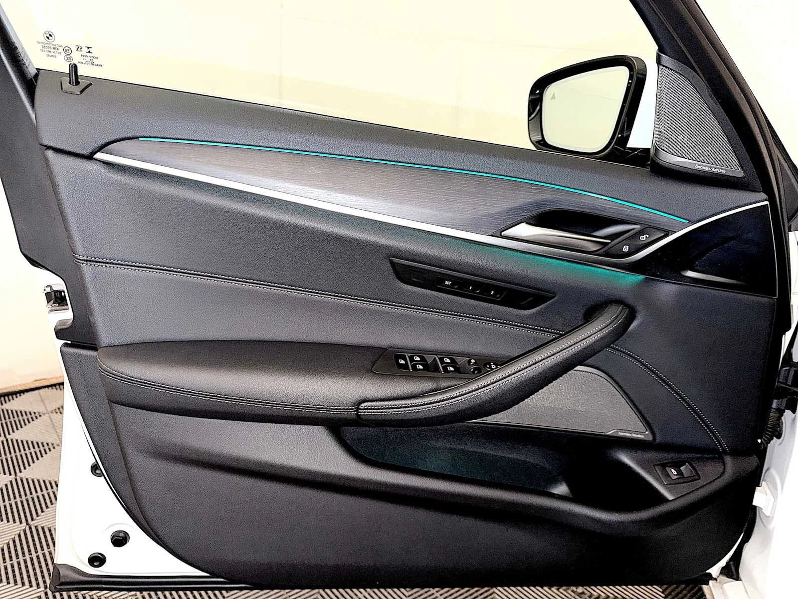 2023 BMW 5 Series 540i - Photo 11