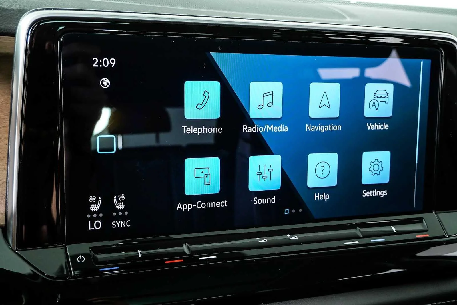 New 2026 Deep Black Pearl Volkswagen 2.0T SE w/Technology image 13
