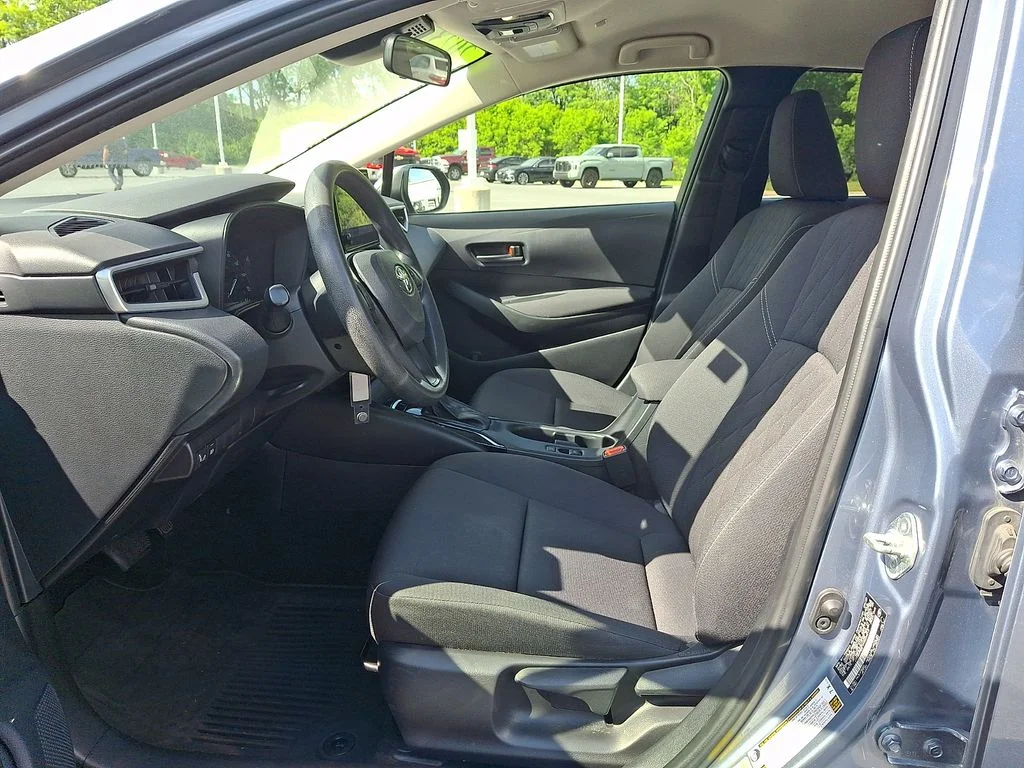 Used 2023  Toyota LE image 13