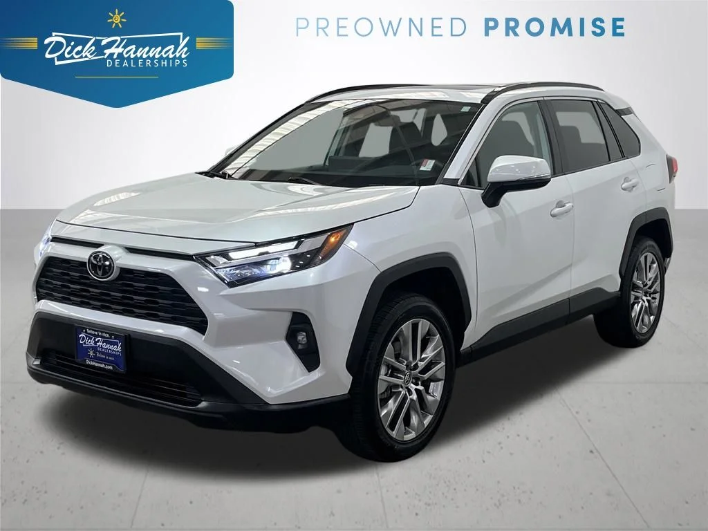 Used 2023 Beige Toyota XLE Premium image 1