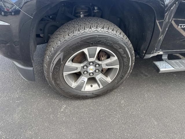 Used 2016 Black Chevrolet Z71 image 13