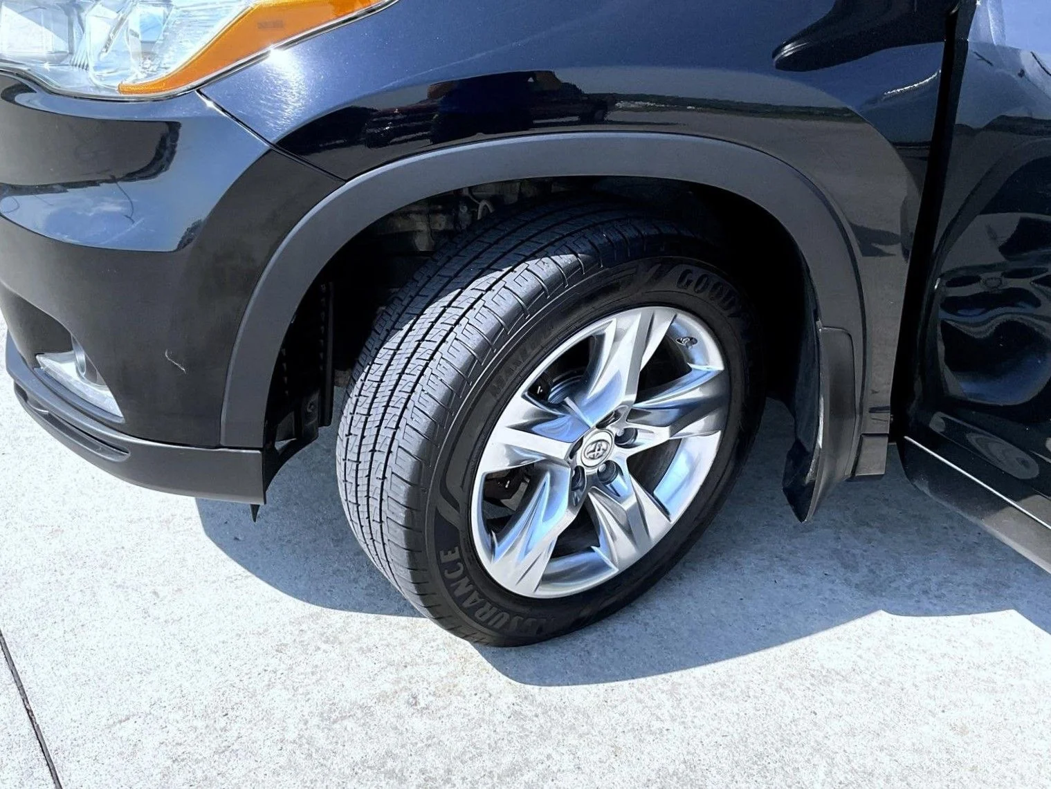 Used 2014 Black Toyota Limited Platinum V6 image 26