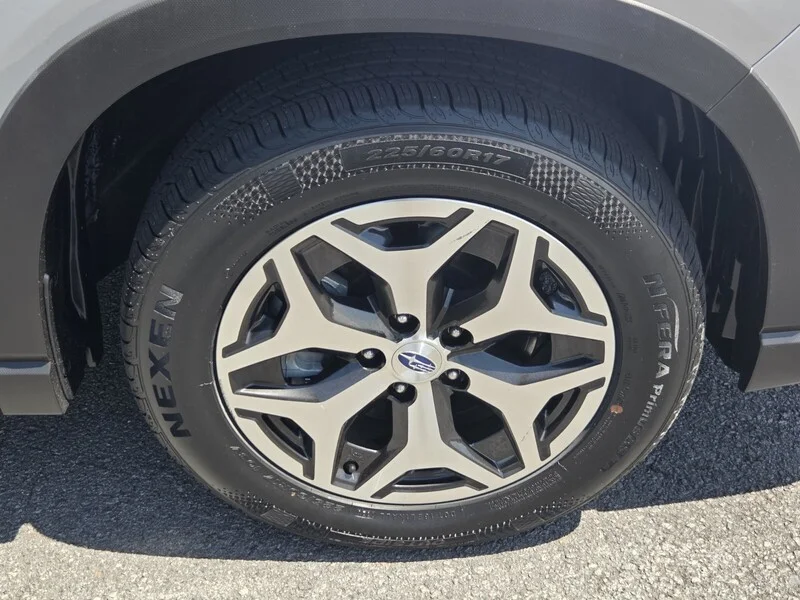 Used 2020 Ice Silver Metallic SUBARU PREMIUM image 19
