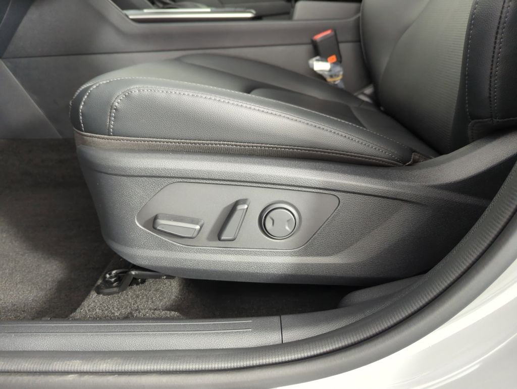 New 2026 Wolf Gray Kia EX image 13