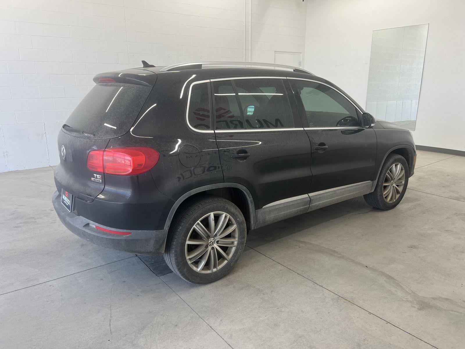 Used 2016 Deep Black Pearl Volkswagen SE image 4