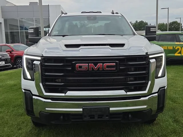 Used 2025 Summit White GMC Pro image 22
