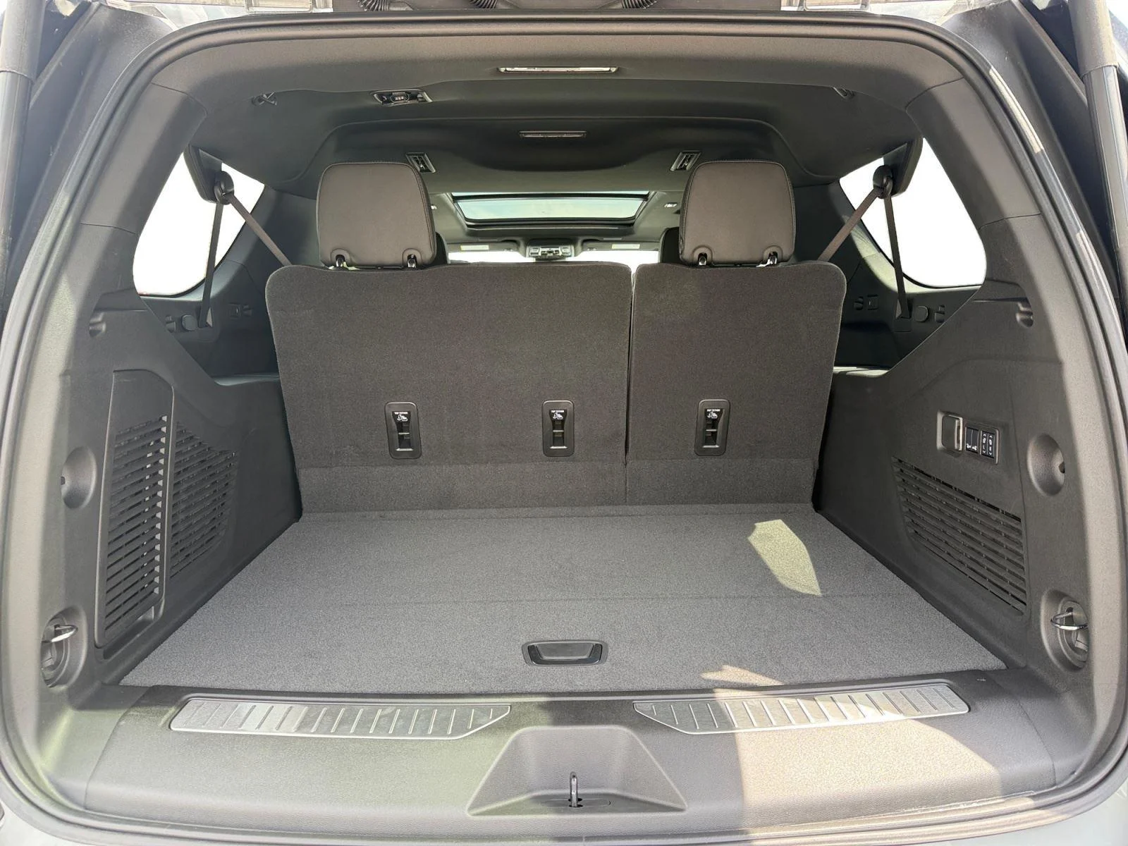 2026 Chevrolet Suburban High Country - Photo 26