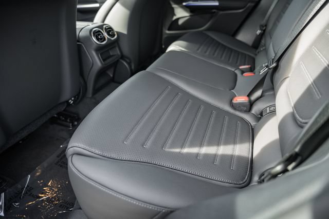 New 2027 Black Mercedes-Benz GLC 300 Coupe image 77