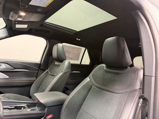 New 2026 Star White Metallic Tri-Coat Ford ST image 17
