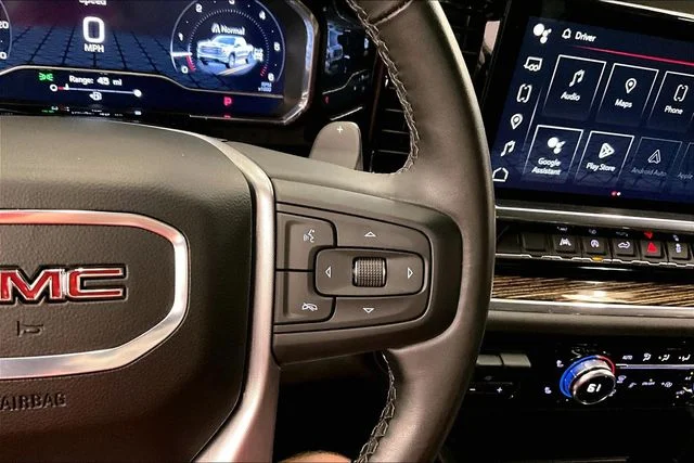 Used 2024 Summit White GMC Elevation image 28
