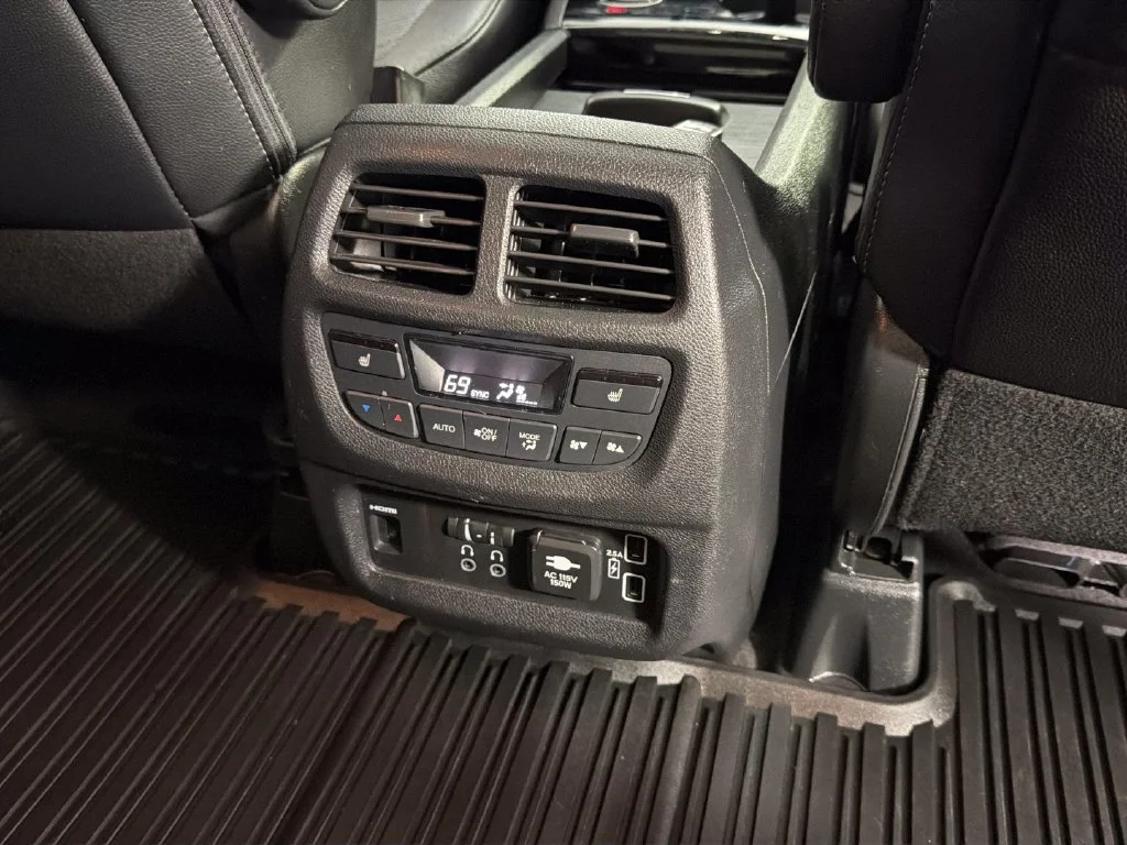 Used 2019 Black Honda Elite image 37