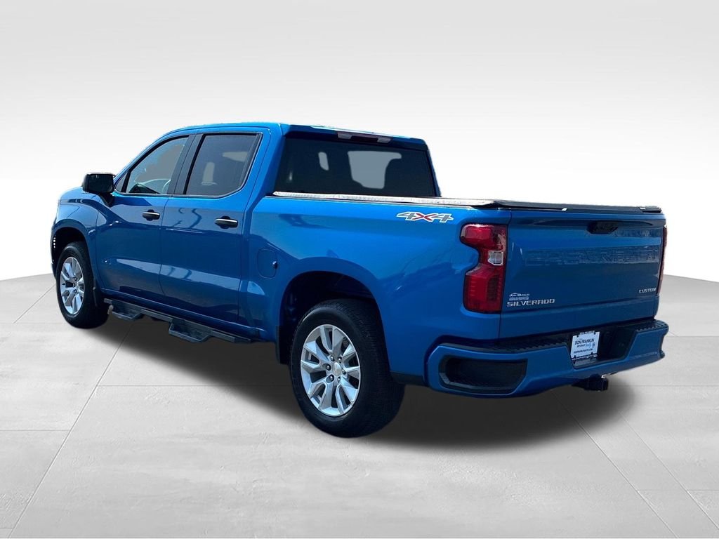 Used 2022 Blue Chevrolet Custom image 3