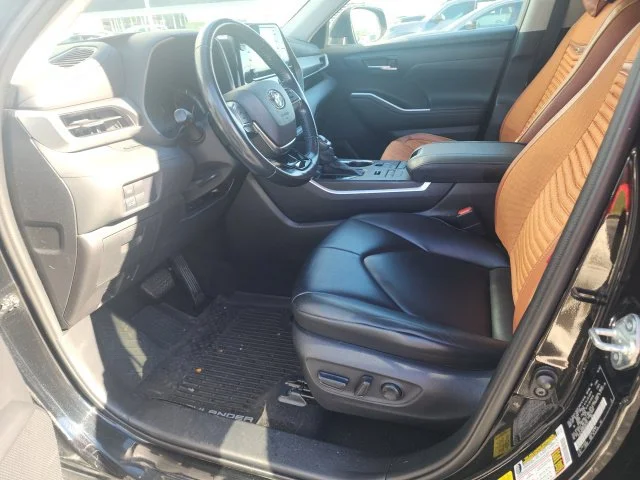 Used 2021 Black Toyota XLE image 13